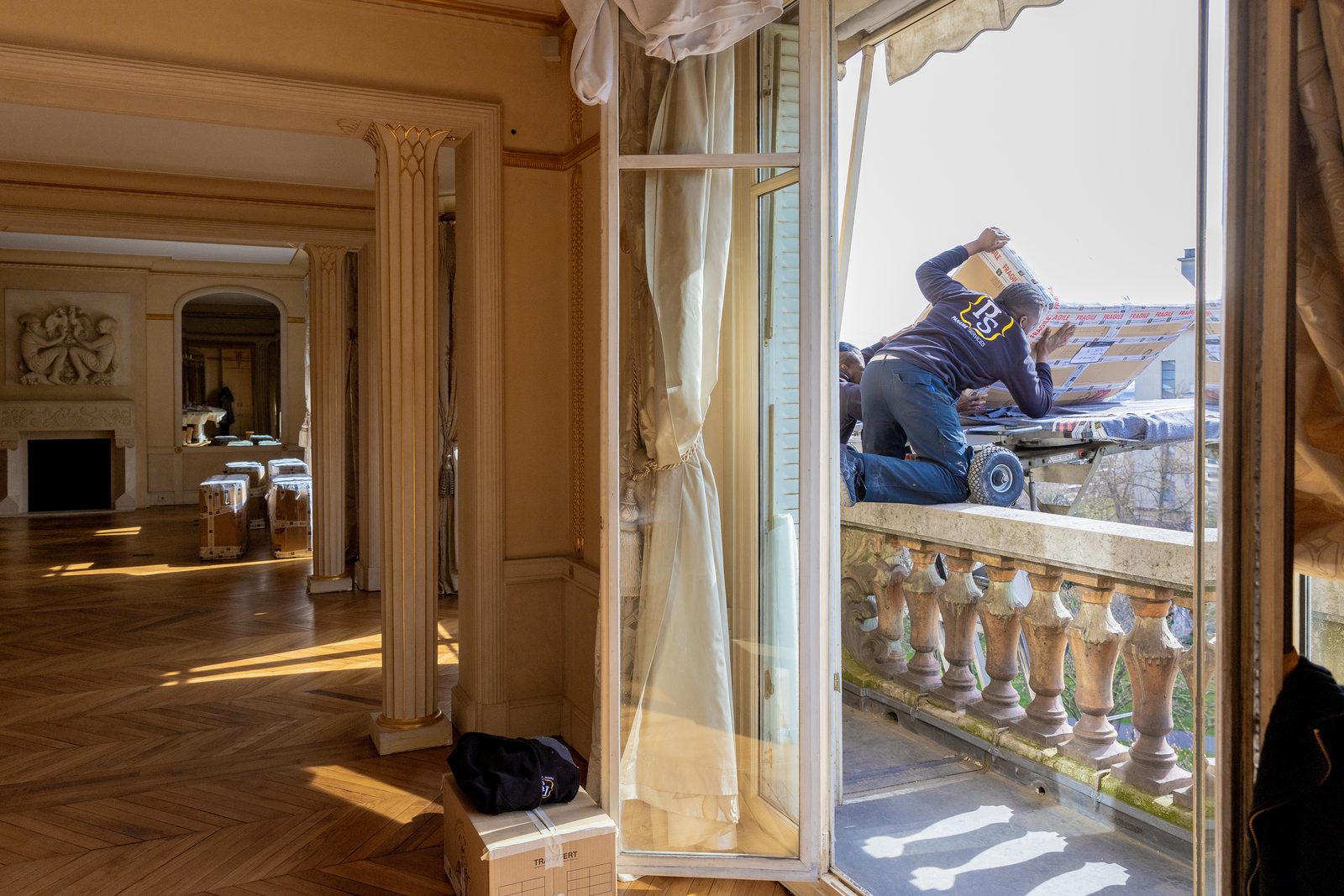 Équipe Paname Services lors d'un déménagement de luxe